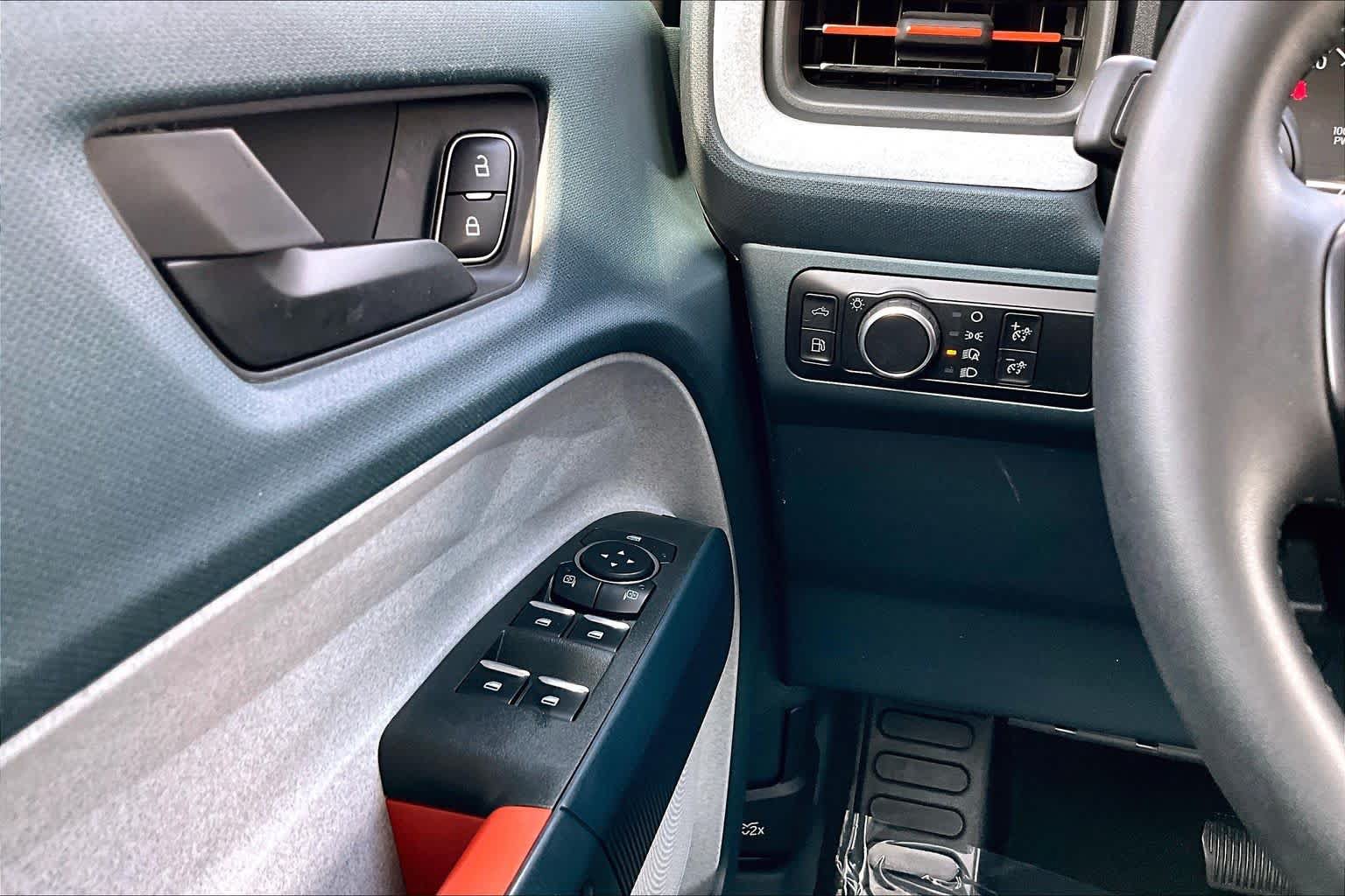 Used 2023 Ford Maverick XLT w/ XLT Luxury Package FWD image 33