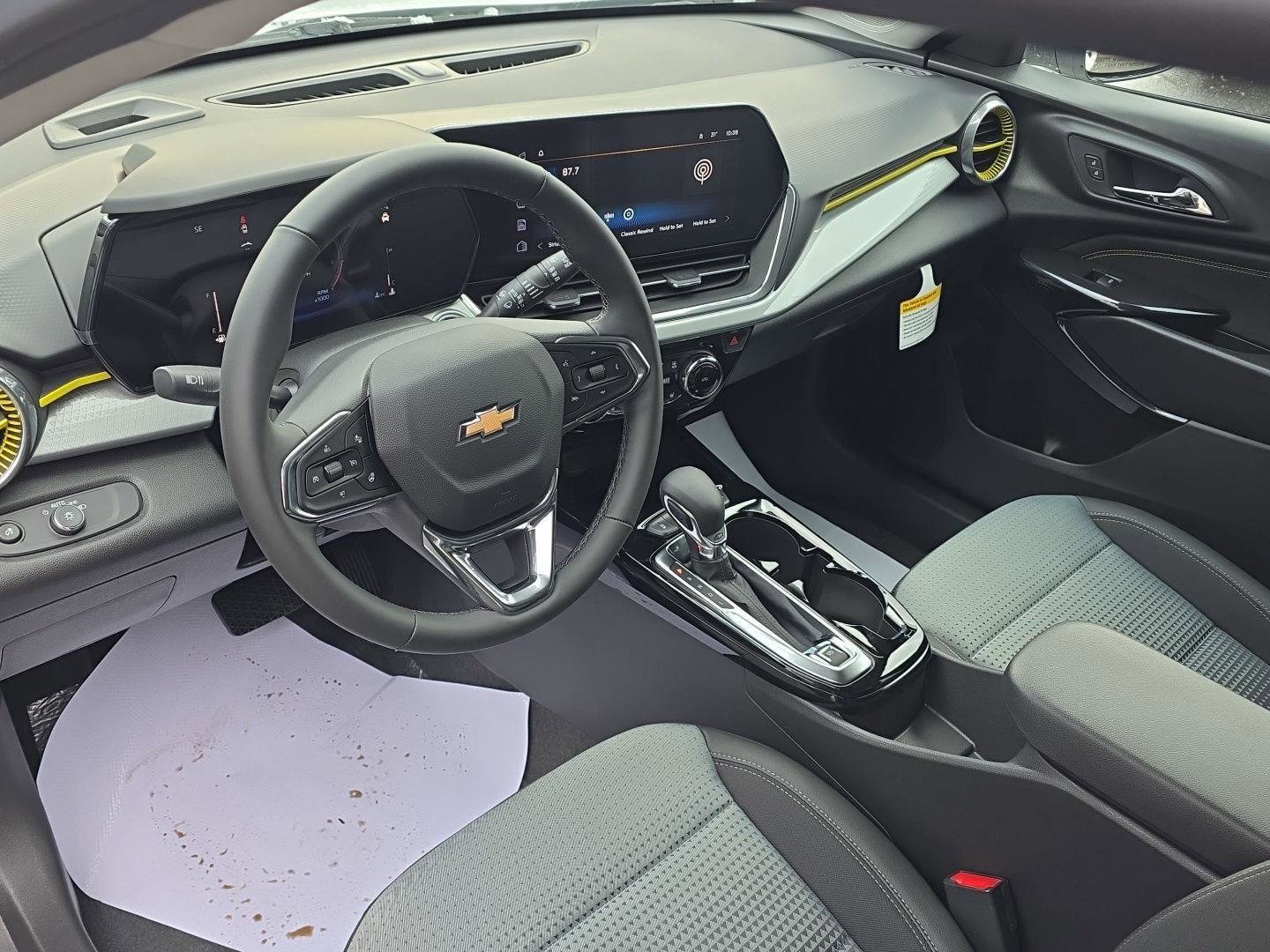 New 2025 Chevrolet Trax LT w/ Driver Confidence Package image 11