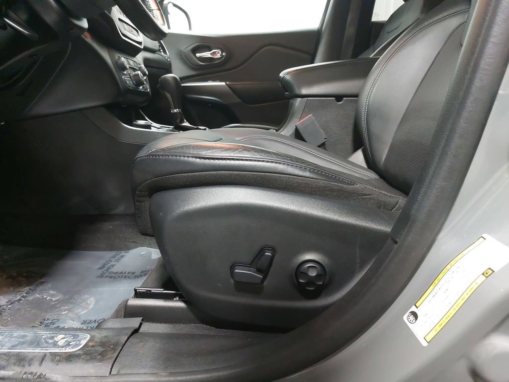 Used 2020 Jeep Cherokee Limited image 52