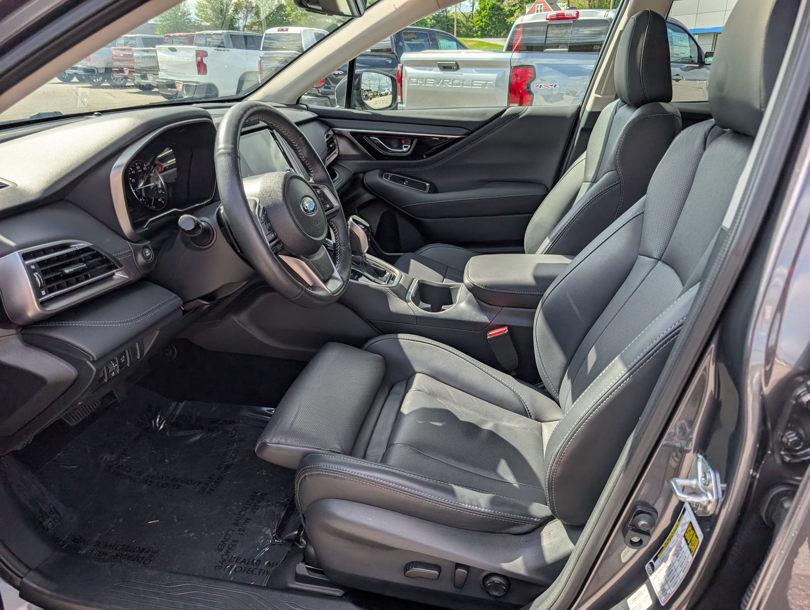 Used 2025 Subaru Outback Limited AWD/4WD image 18