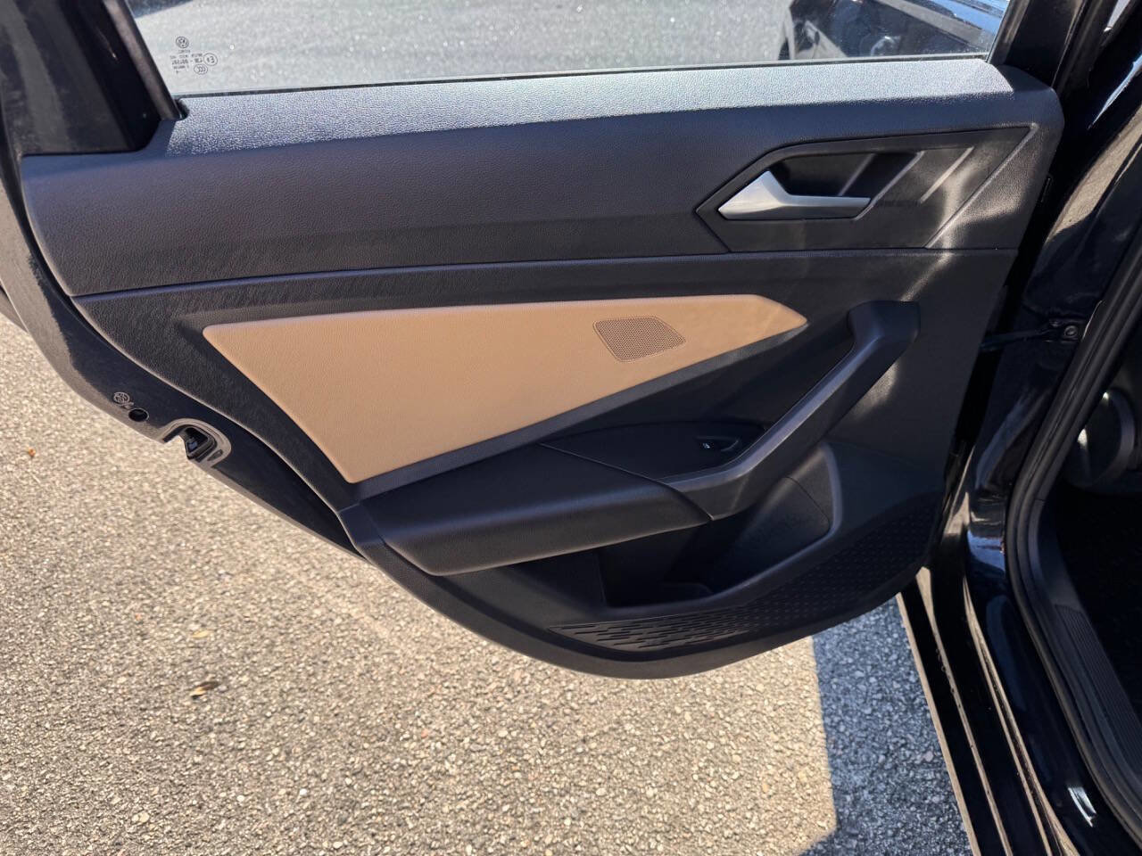 Used 2019 Volkswagen Jetta SEL Premium image 40