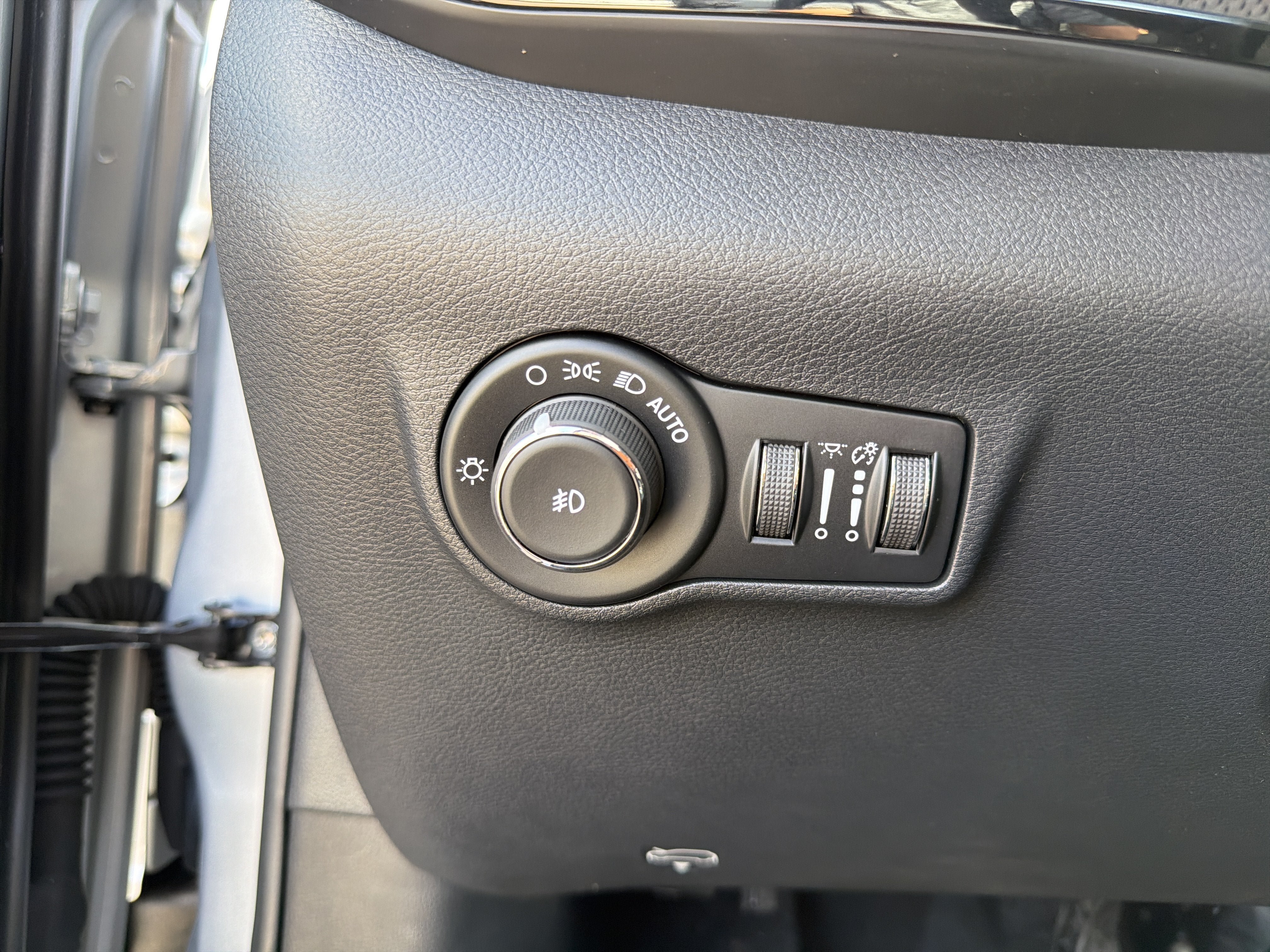 New 2026 Jeep Compass Trailhawk w/ Sun, Sound & Navigation Group AWD/4WD image 13