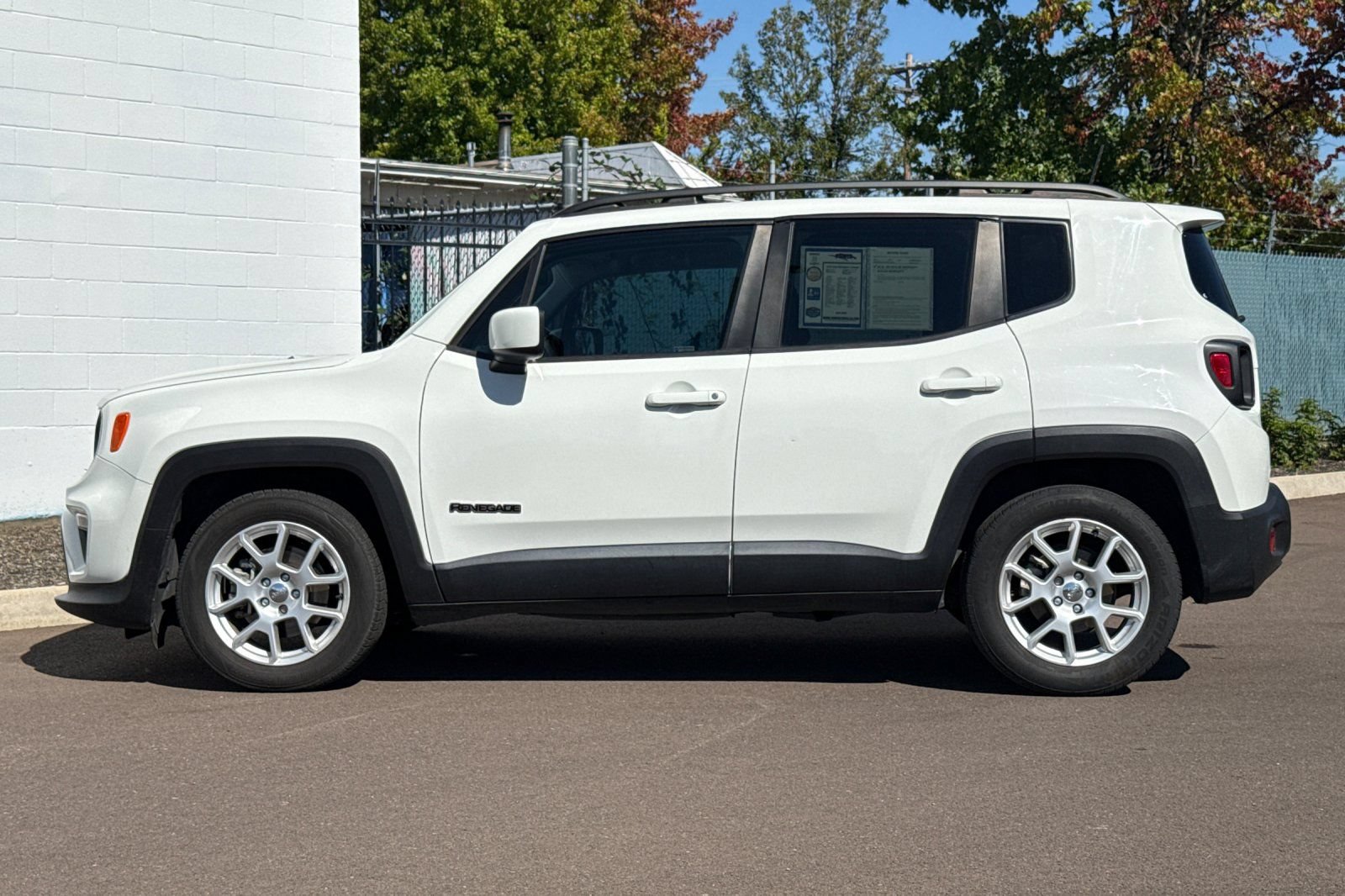 Used 2020 Jeep Renegade Latitude w/ Popular Equipment Group FWD image 7