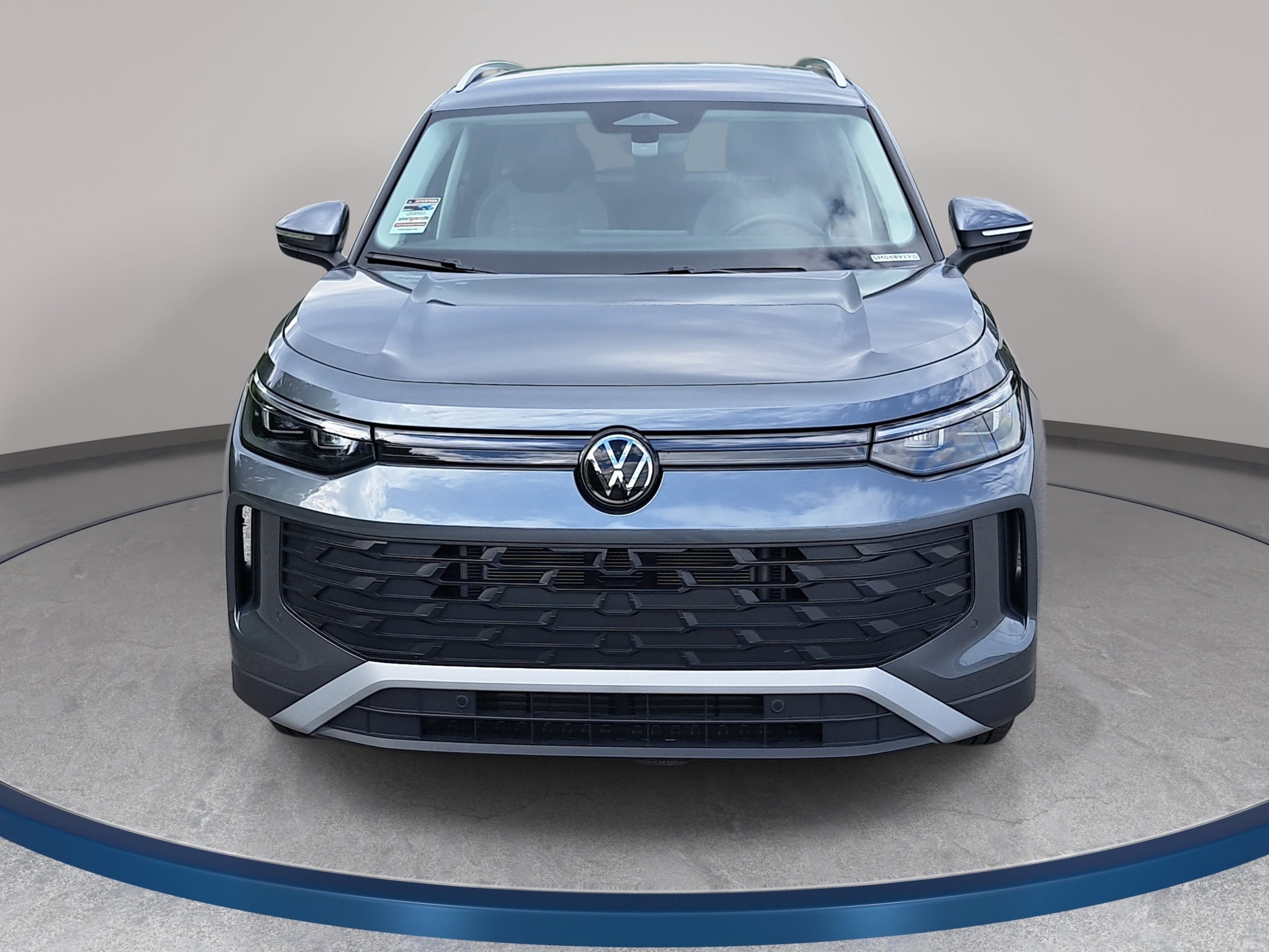 Certified 2025 Volkswagen Tiguan S AWD/4WD image 2