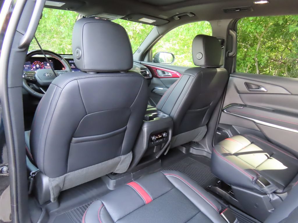 New 2026 Chevrolet Traverse RS w/ LPO, Floor Liner Package AWD/4WD image 26