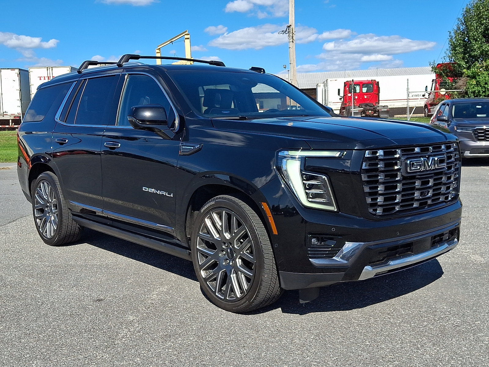 Used 2025 GMC Yukon Denali Ultimate AWD/4WD image 40
