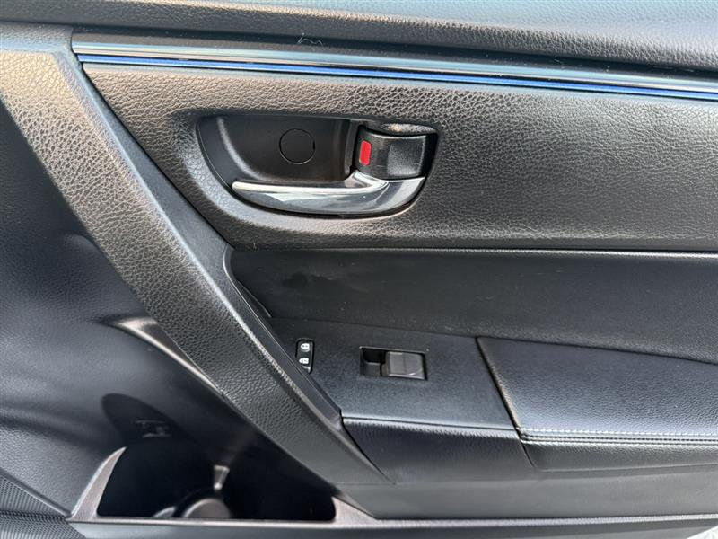 Used 2017 Toyota Corolla SE image 15