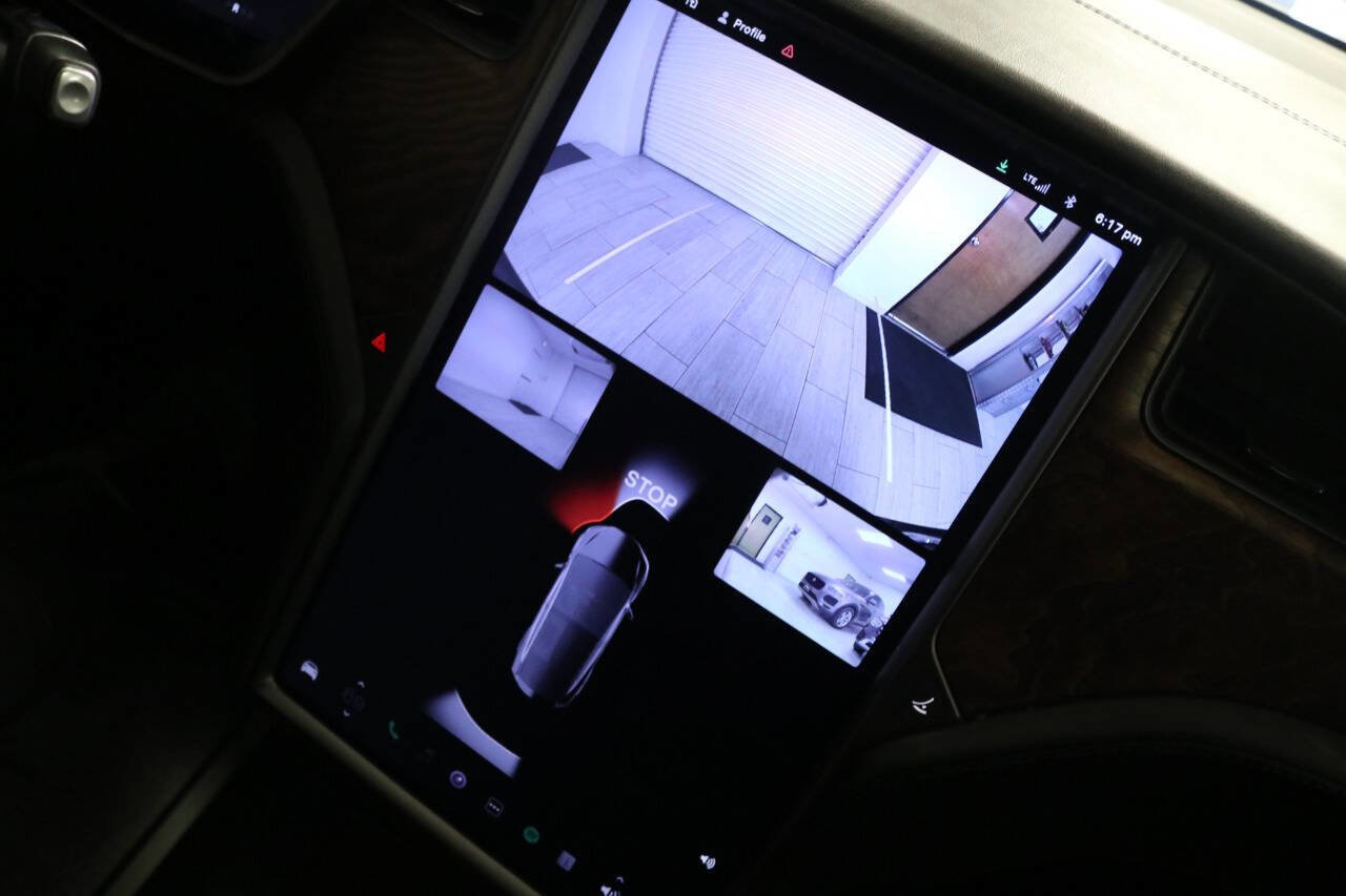 Used 2020 Tesla Model X image 33