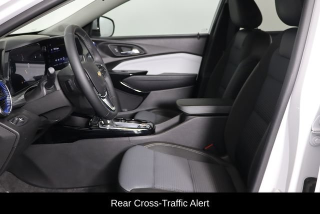 Used 2025 Chevrolet Trax LT w/ Driver Confidence Package FWD image 14