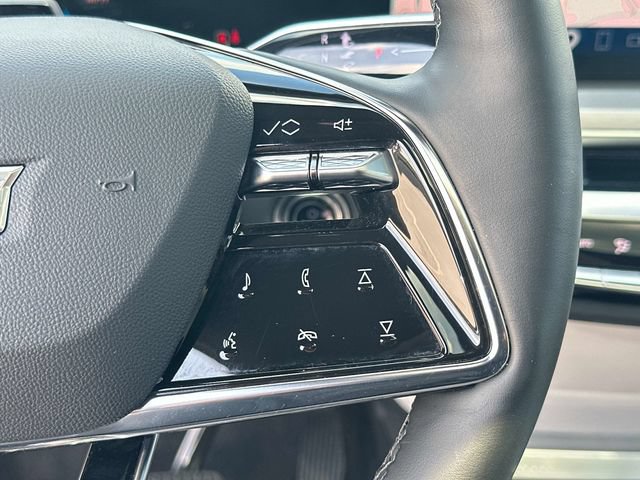 Used 2025 Cadillac Lyriq Sport AWD/4WD image 7