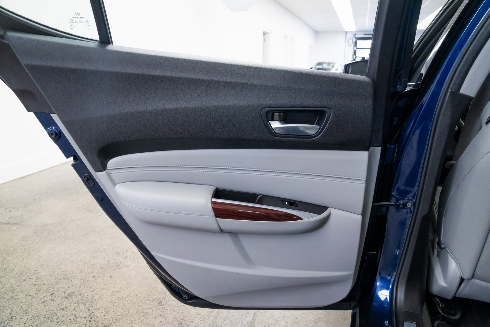 Used 2016 Acura TLX image 19