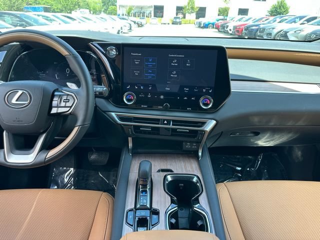 Used 2025 Lexus RX 350 Premium w/ Accessory Package (Z1) FWD image 16