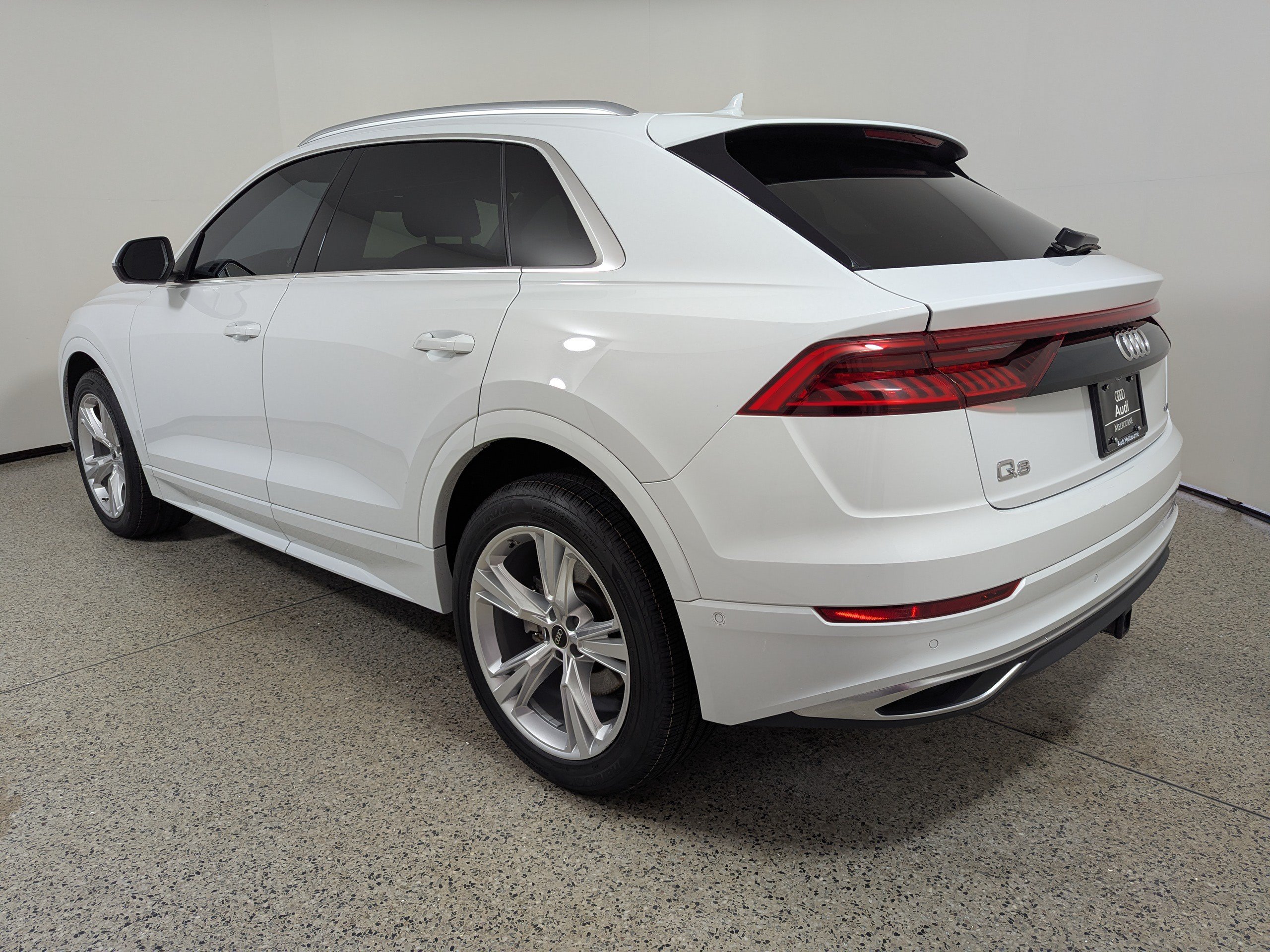 Used 2023 Audi Q8 Premium w/ Convenience Package AWD/4WD image 5