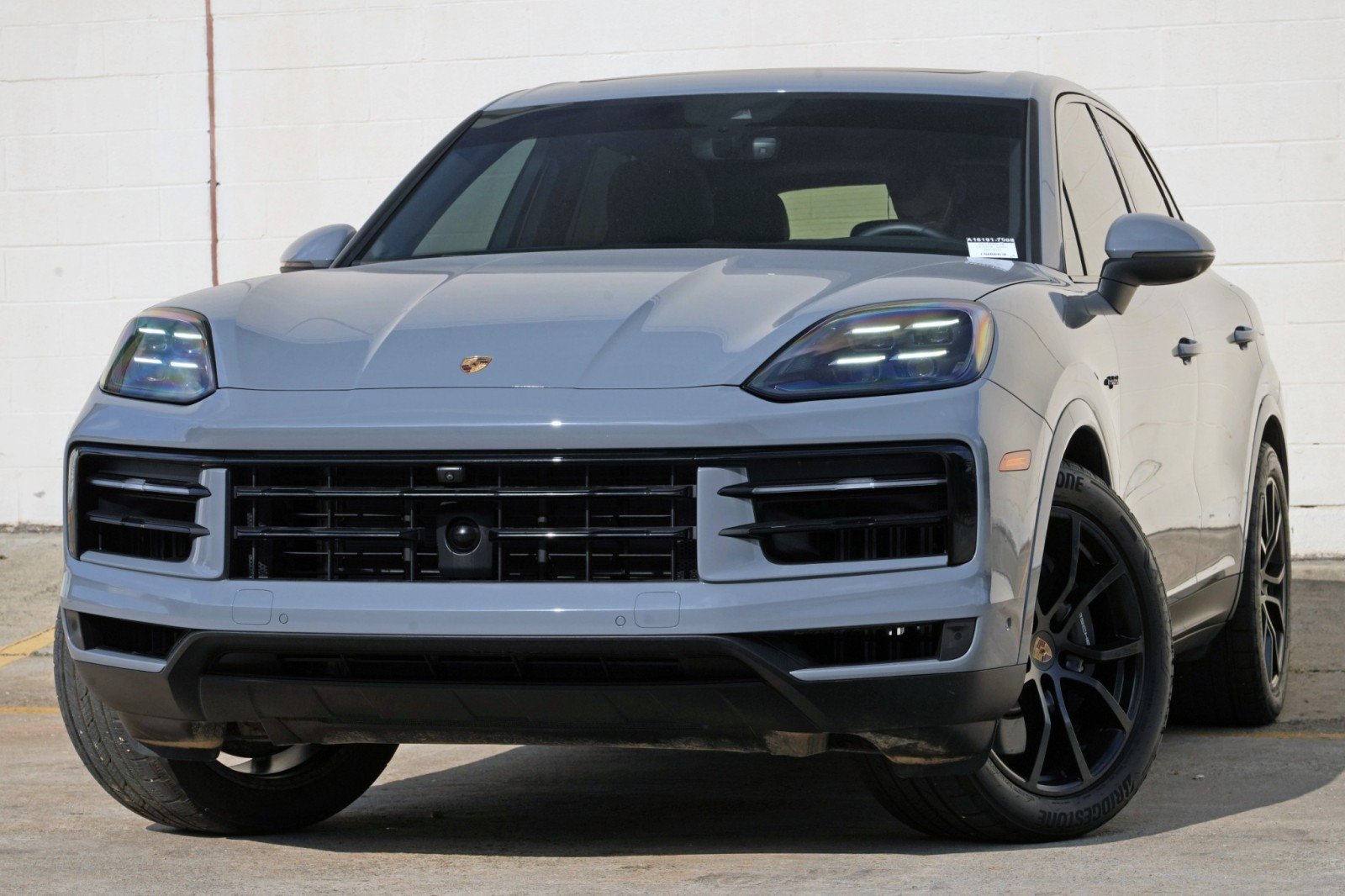 Used 2025 Porsche Cayenne E-Hybrid w/ Premium Package Plus AWD/4WD image 3