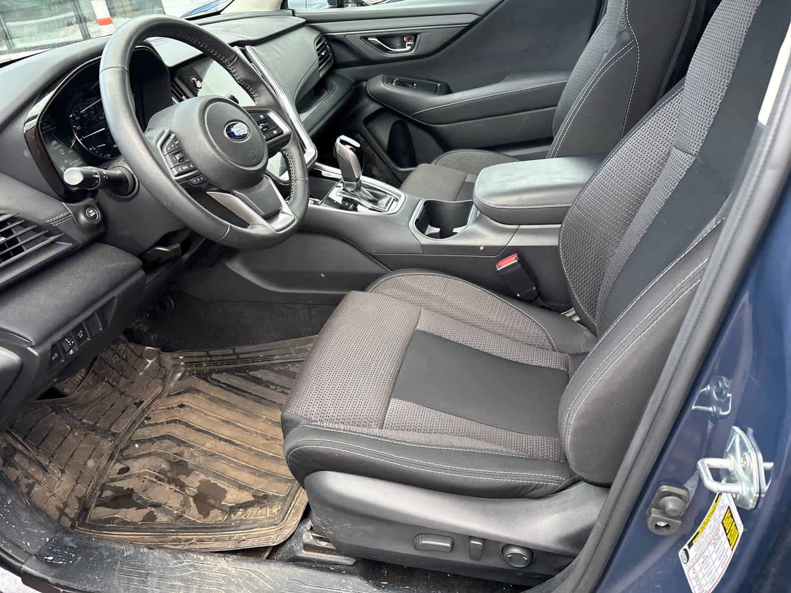 Used 2023 Subaru Outback Premium image 9