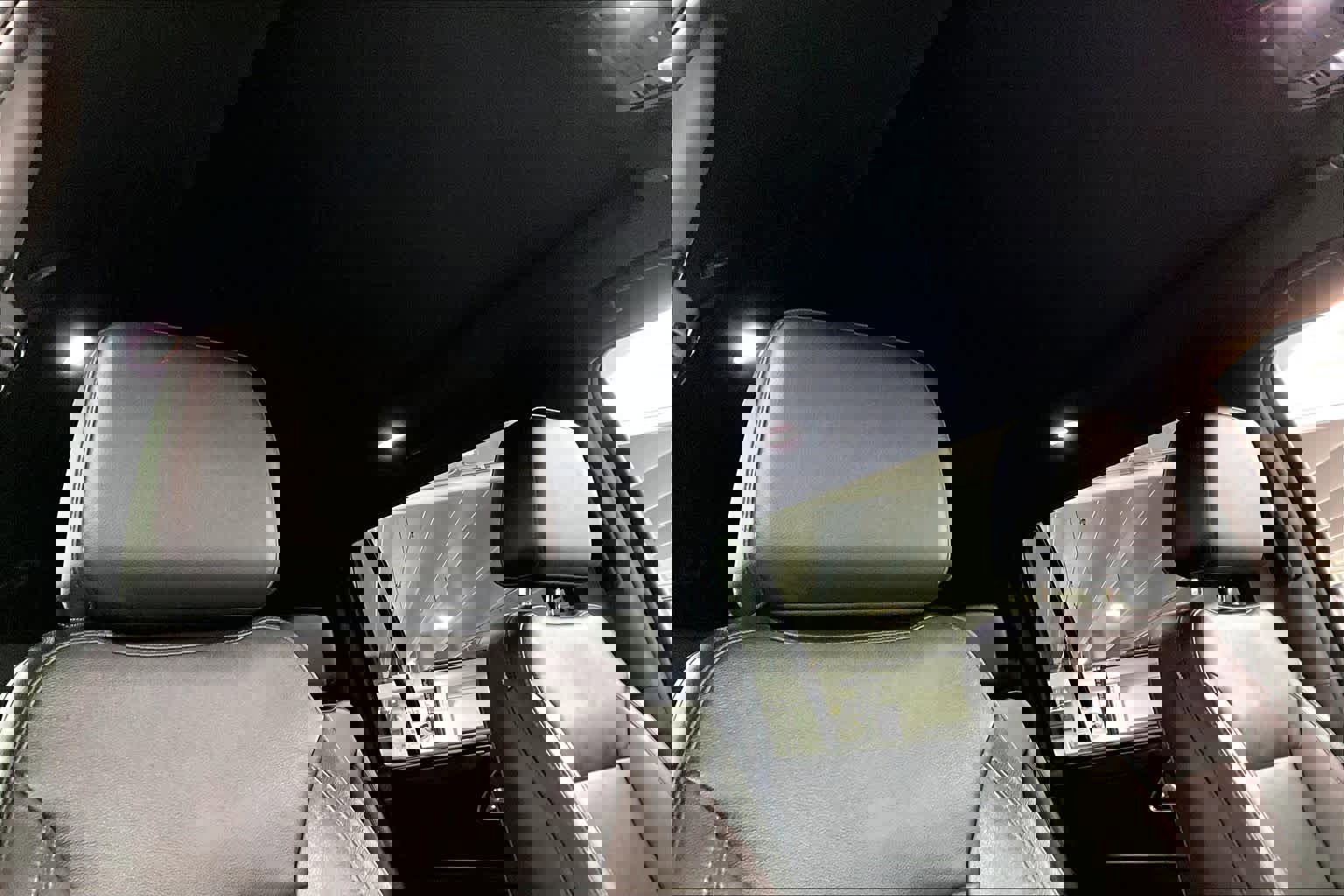 Used 2021 Chevrolet Suburban Z71 w/ Z71 Signature Package image 13