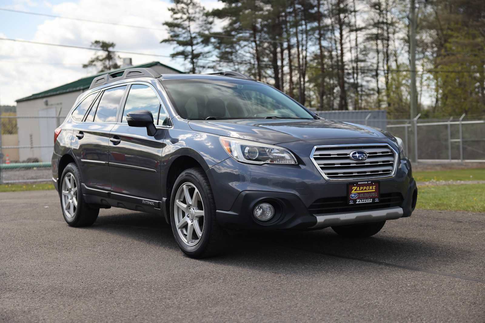 Used 2016 Subaru Outback 2.5i Limited AWD/4WD image 1