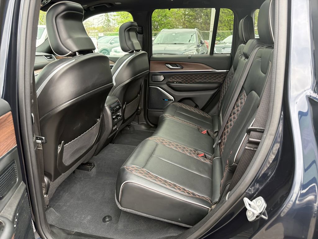 Used 2022 Jeep Grand Cherokee Summit w/ Advanced Protech Group IV AWD/4WD image 13