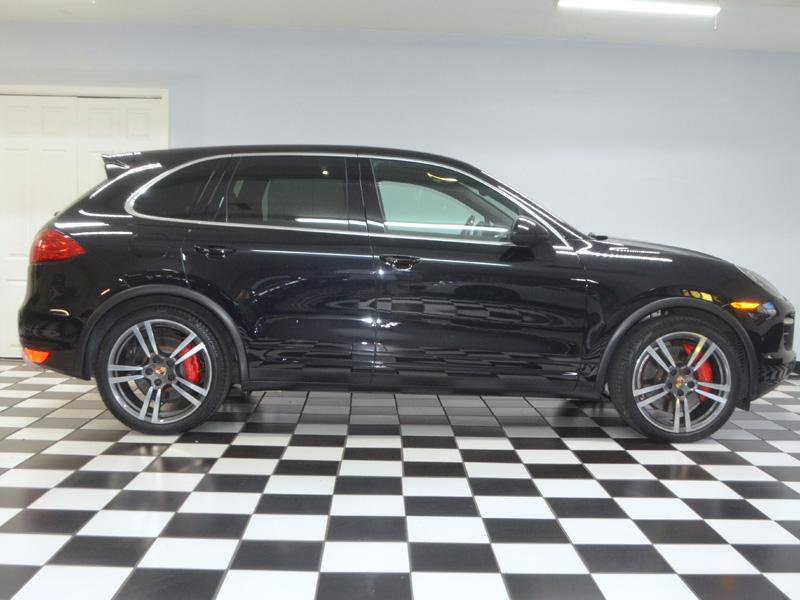 Used 2014 Porsche Cayenne Turbo w/ Comfort Plus Package (PU4) image 10