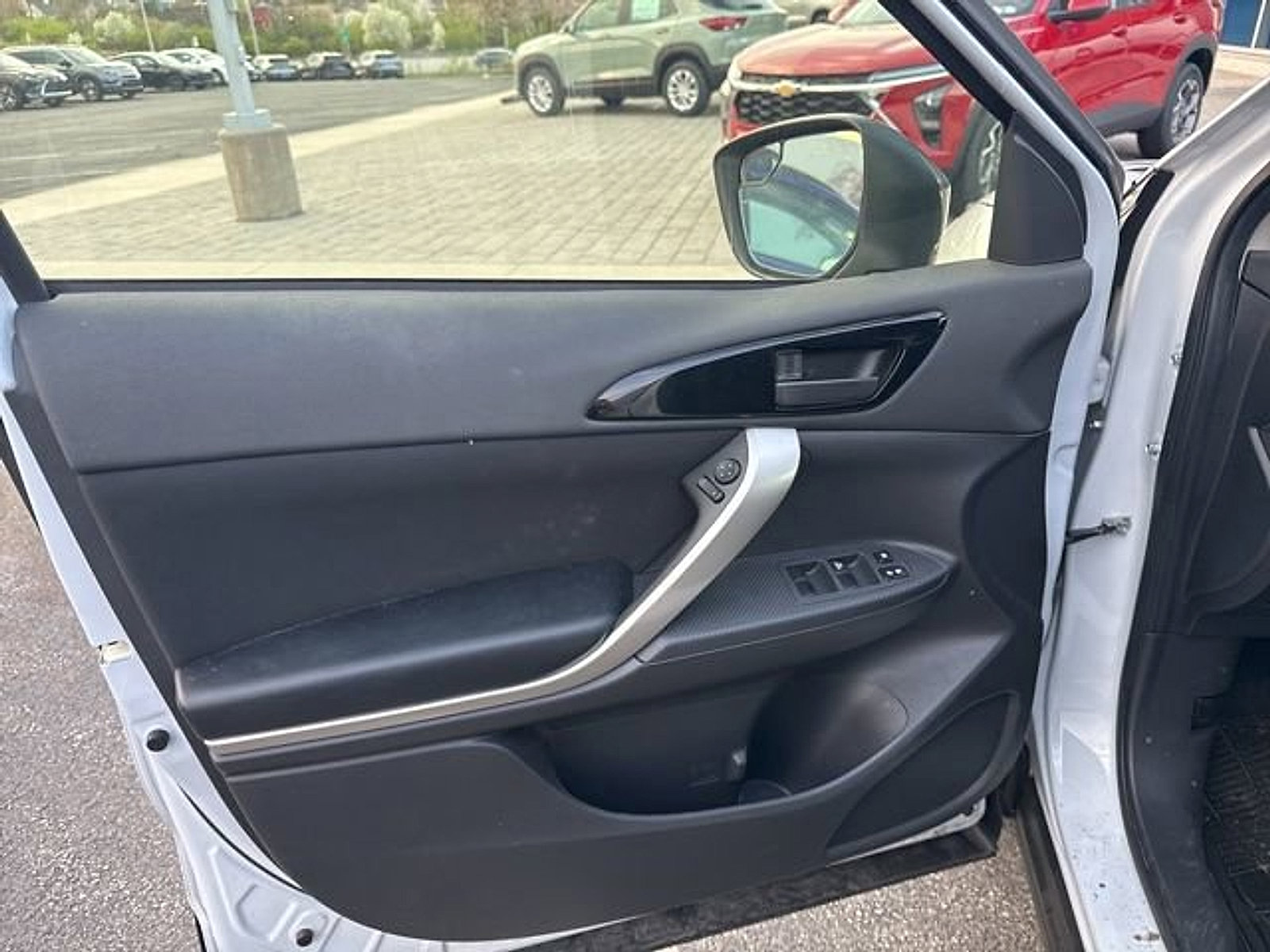 Used 2024 Mitsubishi Eclipse Cross AWD image 19