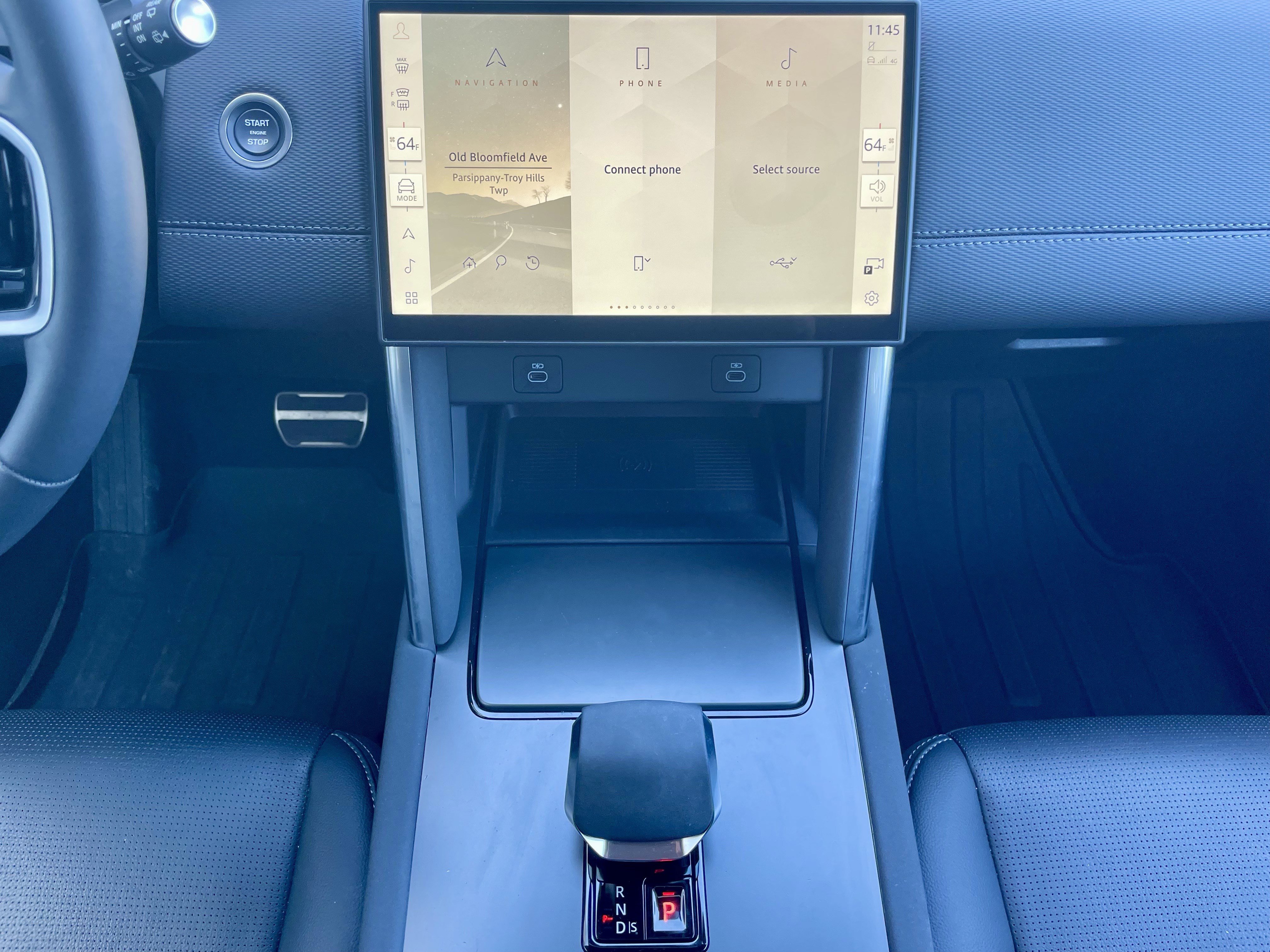 Certified 2024 Land Rover Discovery Sport Dynamic SE image 19