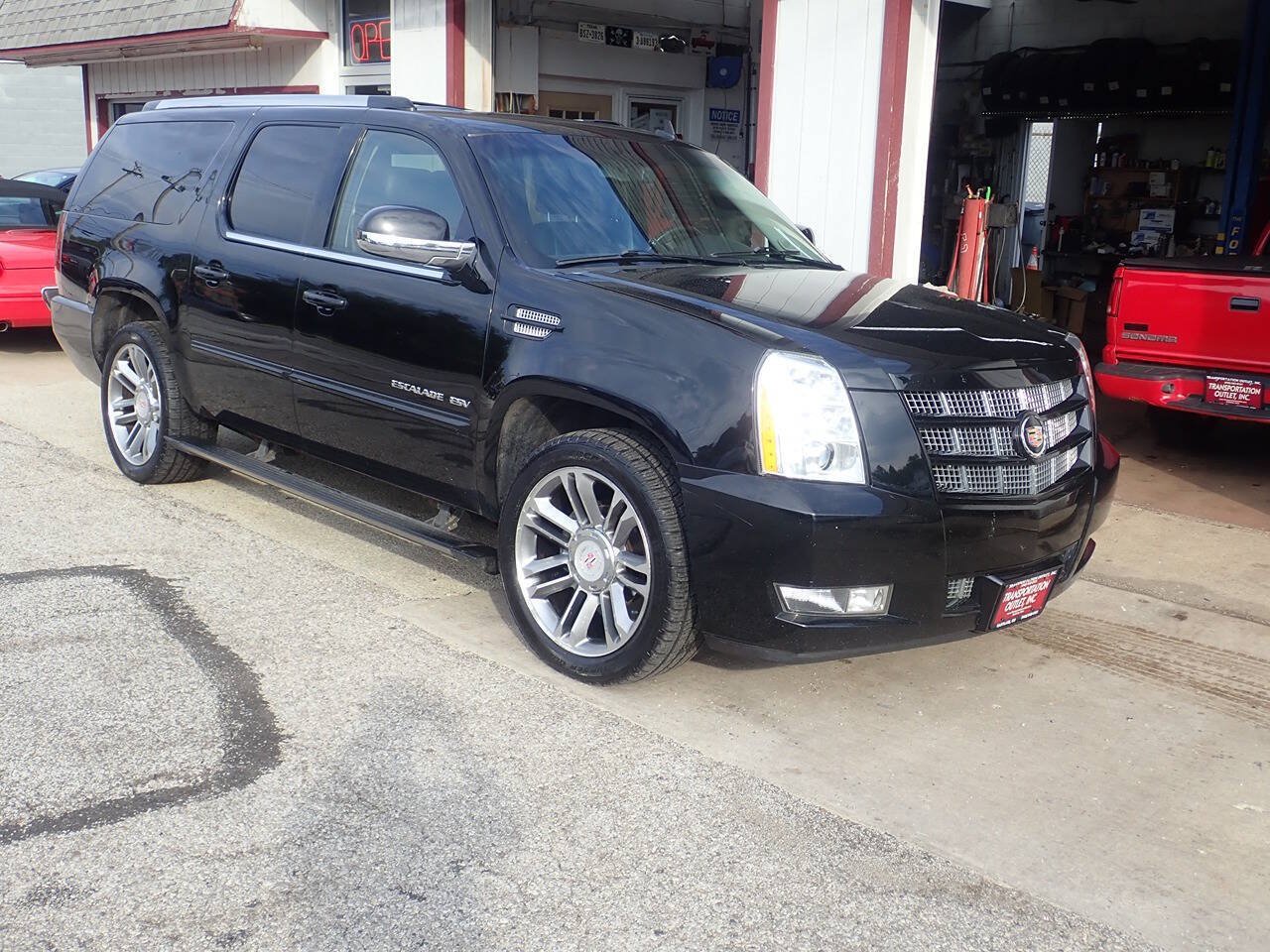 Used 2013 Cadillac Escalade ESV Premium AWD/4WD image 24
