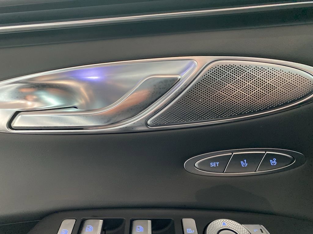 Certified 2025 Genesis GV70 3.5T Sport w/ Sport Advanced Package image 31