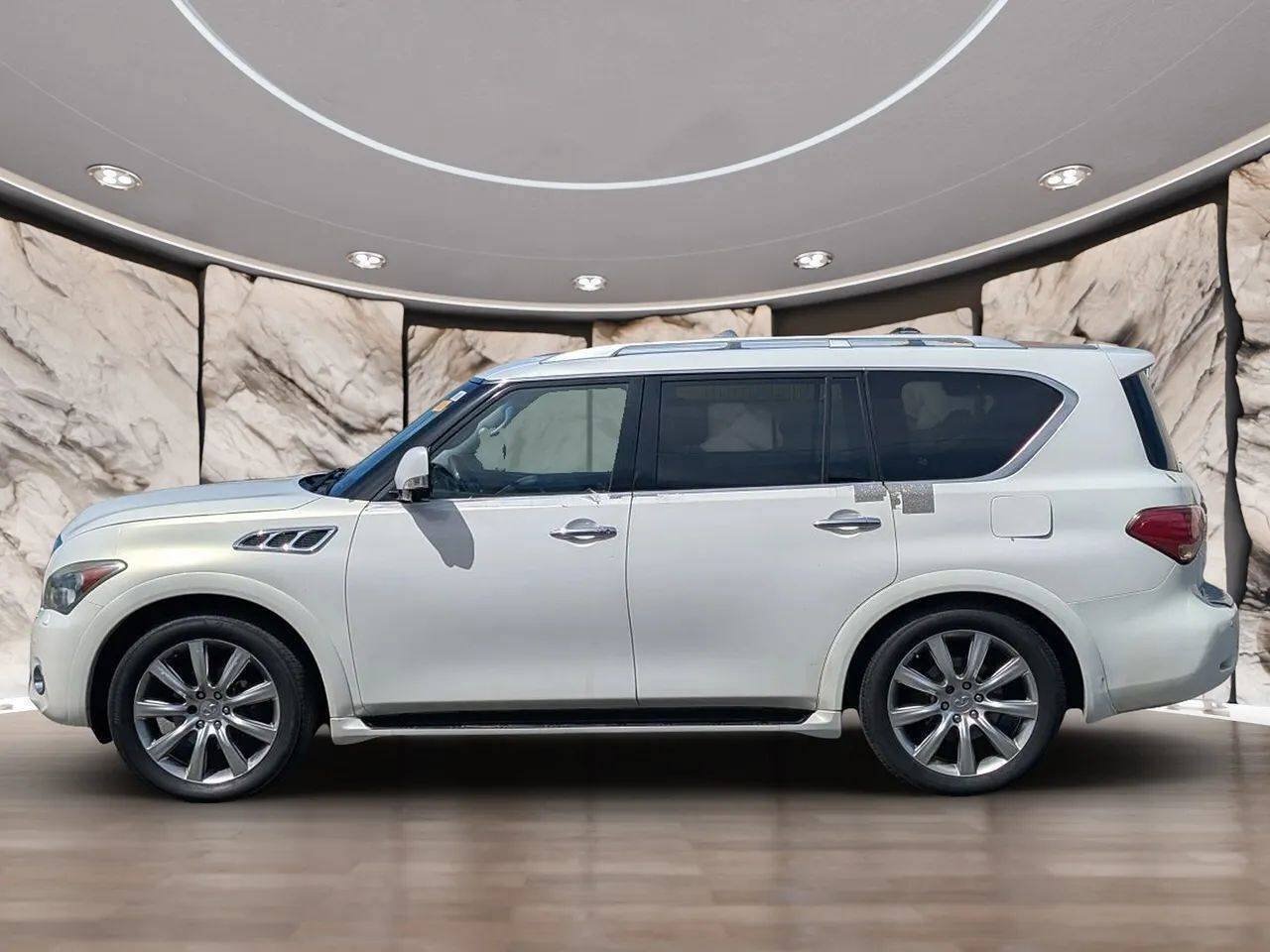Used 2012 INFINITI QX56 4WD w/ Deluxe Touring Pkg image 4