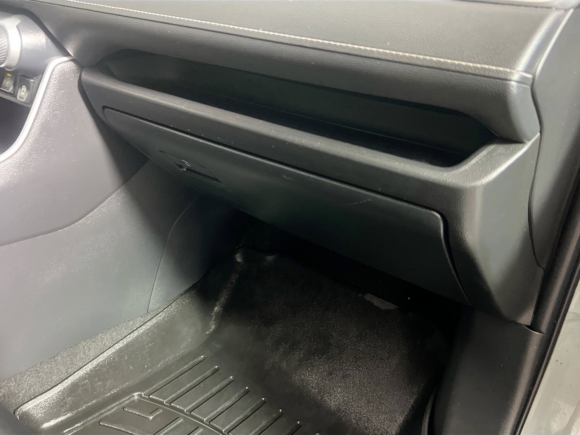 Used 2023 Toyota RAV4 XLE Premium AWD/4WD image 34