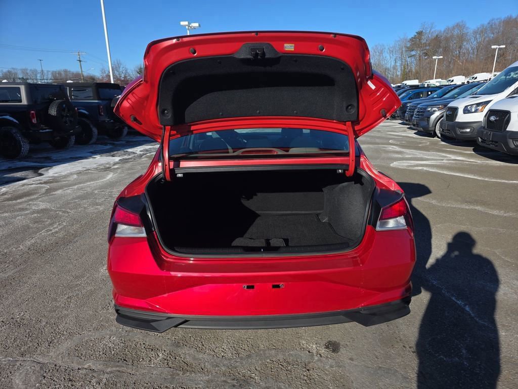 Used 2022 Hyundai Elantra SEL image 17