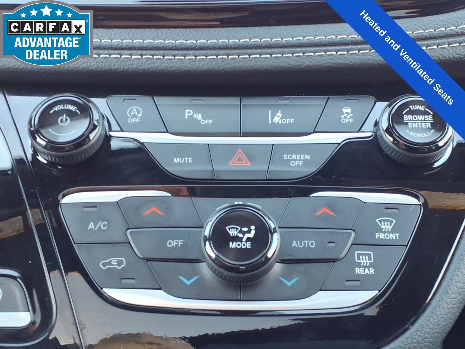 Used 2025 Chrysler Pacifica Limited FWD image 25