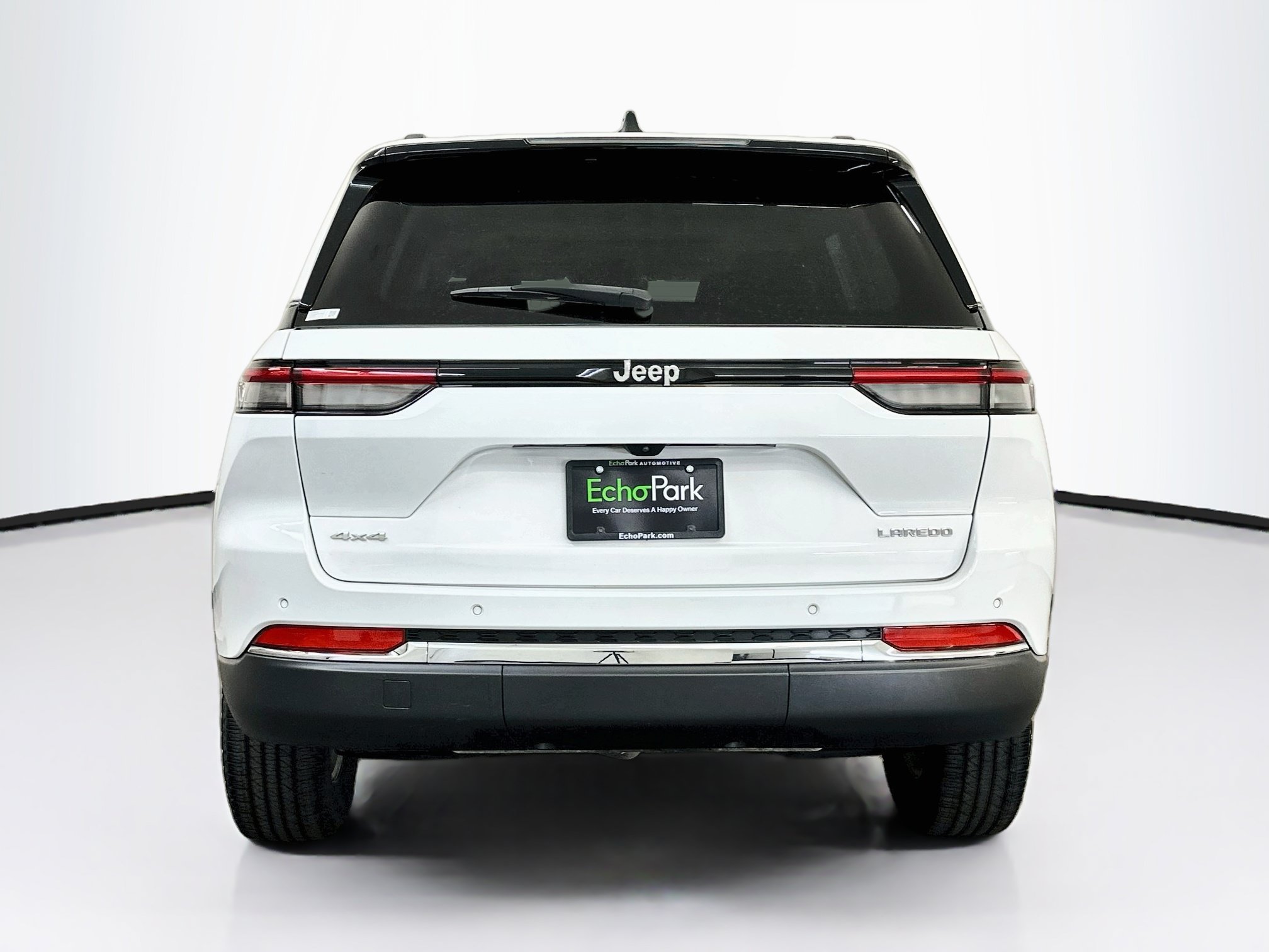 Used 2023 Jeep Grand Cherokee Laredo w/ Luxury Tech Group I AWD/4WD image 7