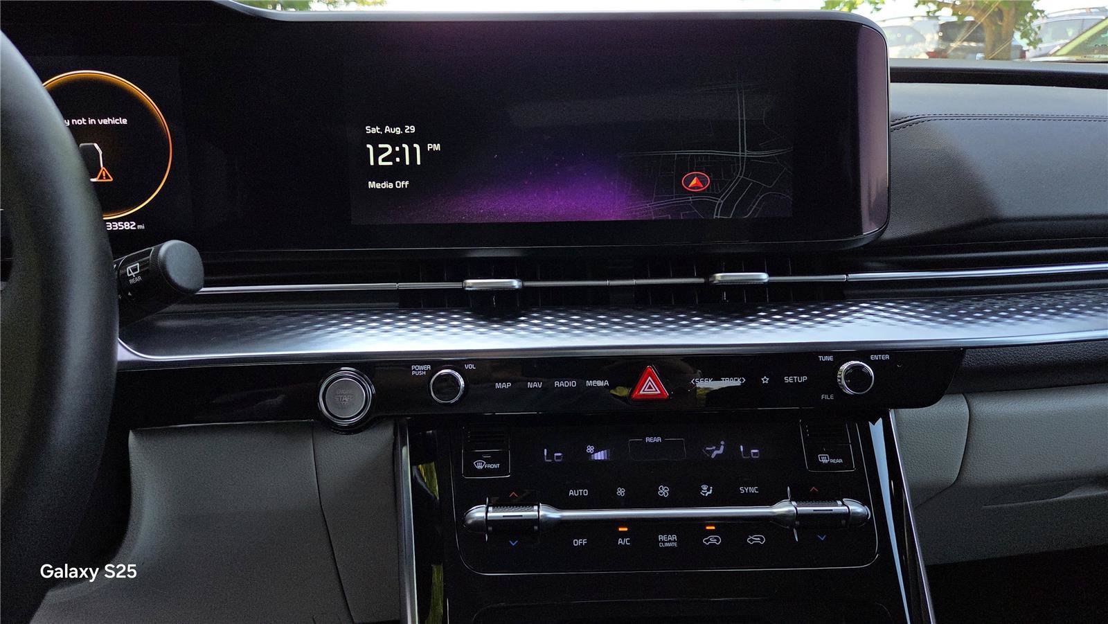 Certified 2024 Kia Carnival SX Prestige FWD image 22