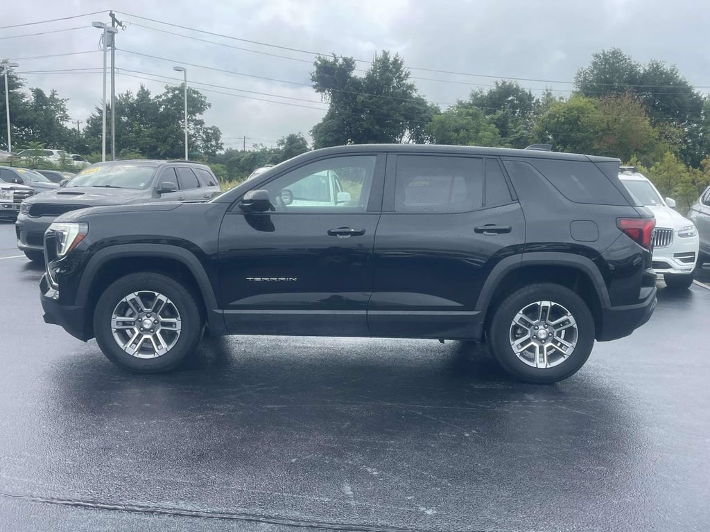 Used 2025 GMC Terrain Elevation AWD/4WD image 4