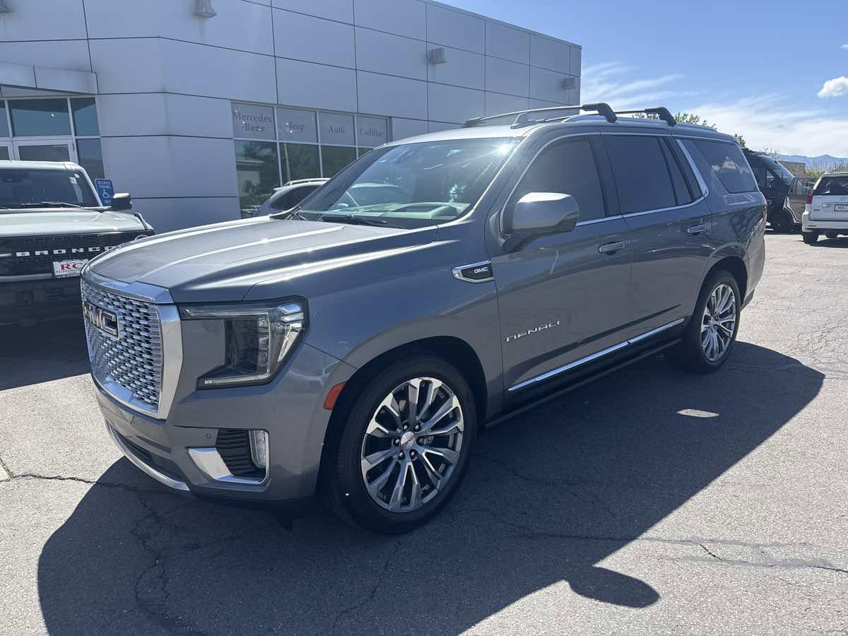 Used 2021 GMC Yukon Denali w/ Denali Ultimate Package AWD/4WD image 2