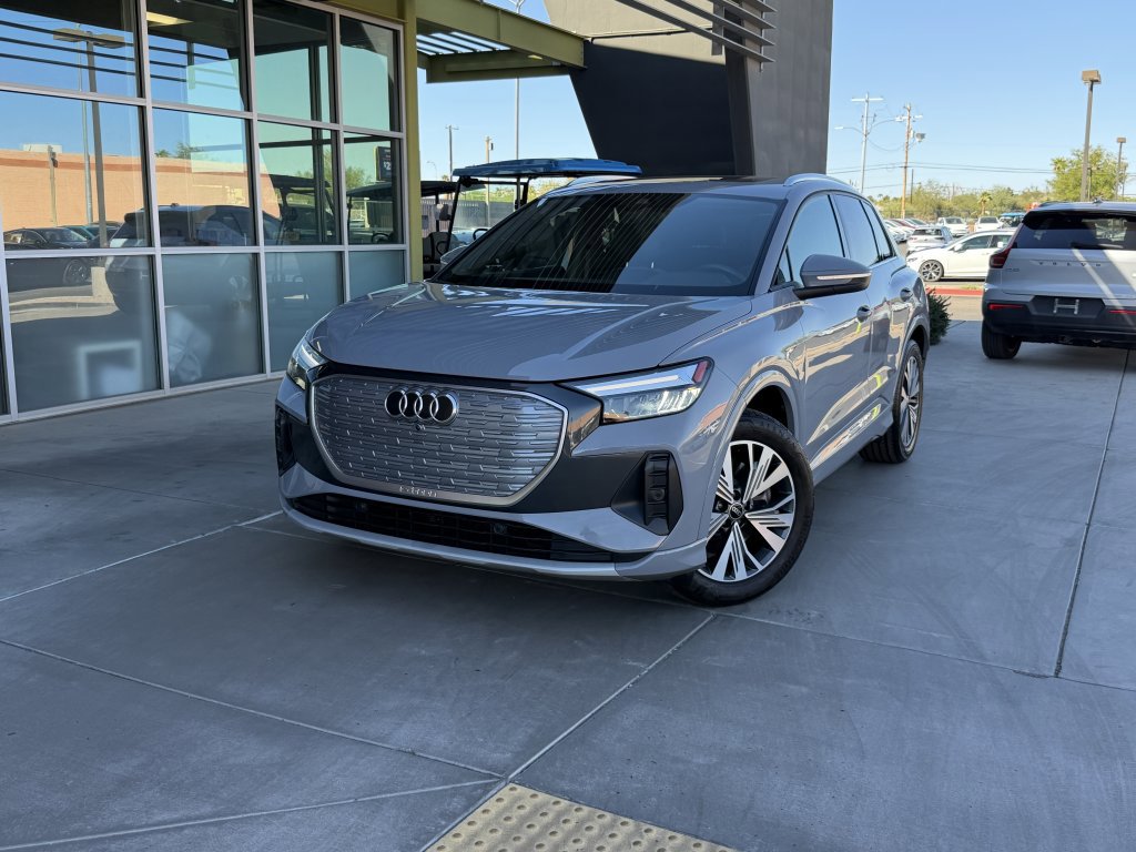 Used 2024 Audi Q4 e-tron Premium w/ Convenience Package image 2