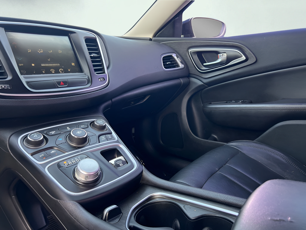 Used 2017 Chrysler 200 Limited Platinum FWD image 50