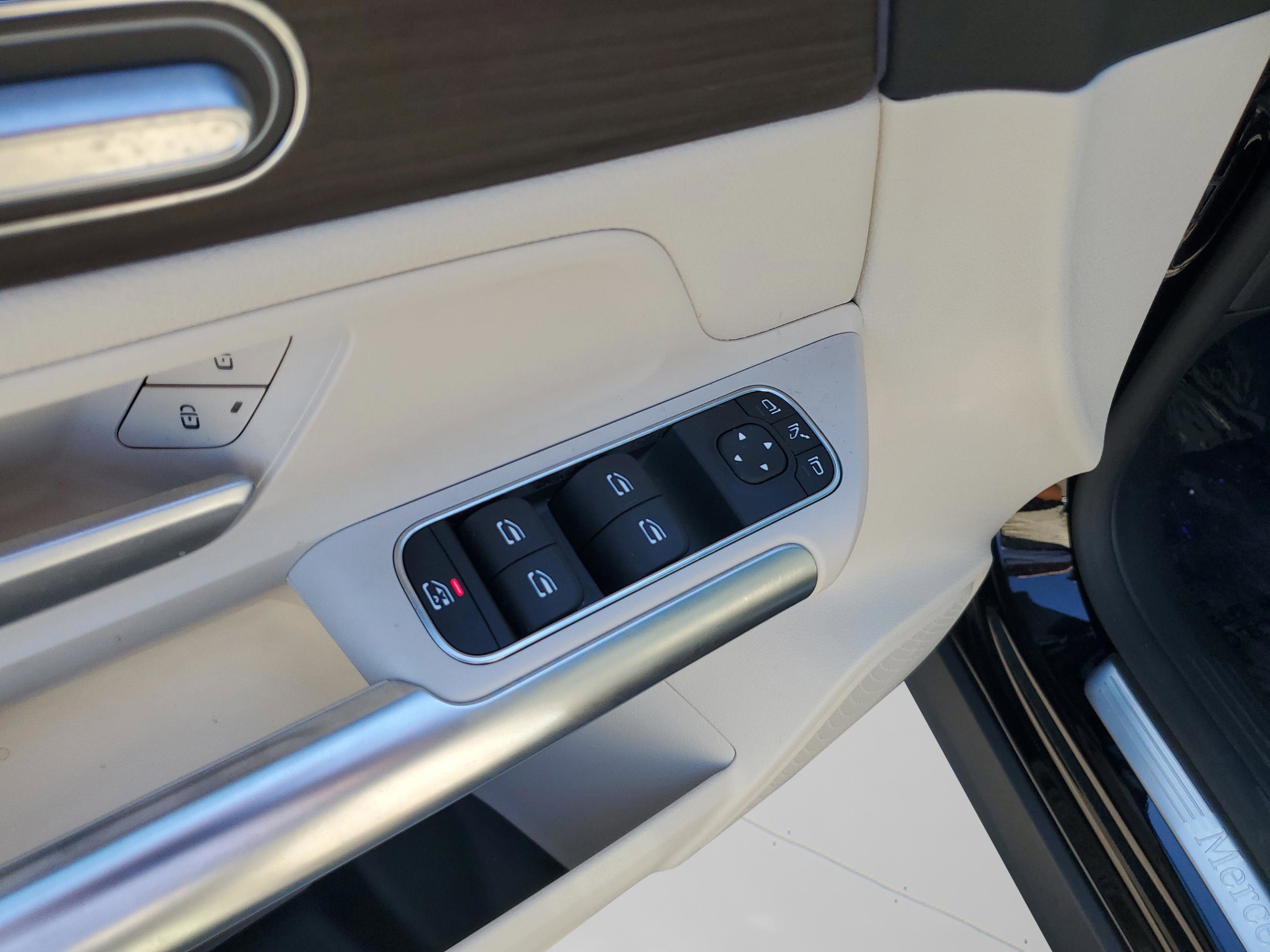 Certified 2025 Mercedes-Benz GLA 250 image 19