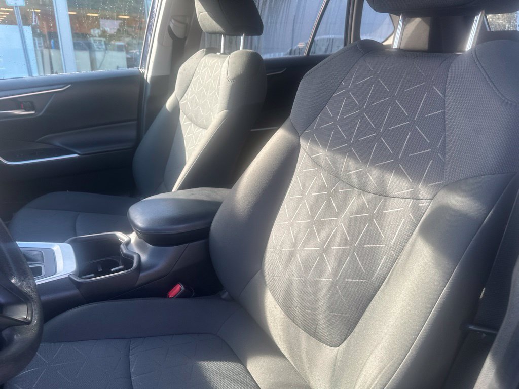 Used 2023 Toyota RAV4 XLE AWD/4WD image 11