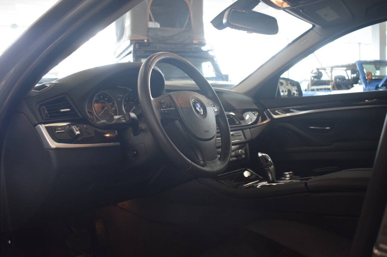 Used 2012 BMW 528i Sedan RWD image 41