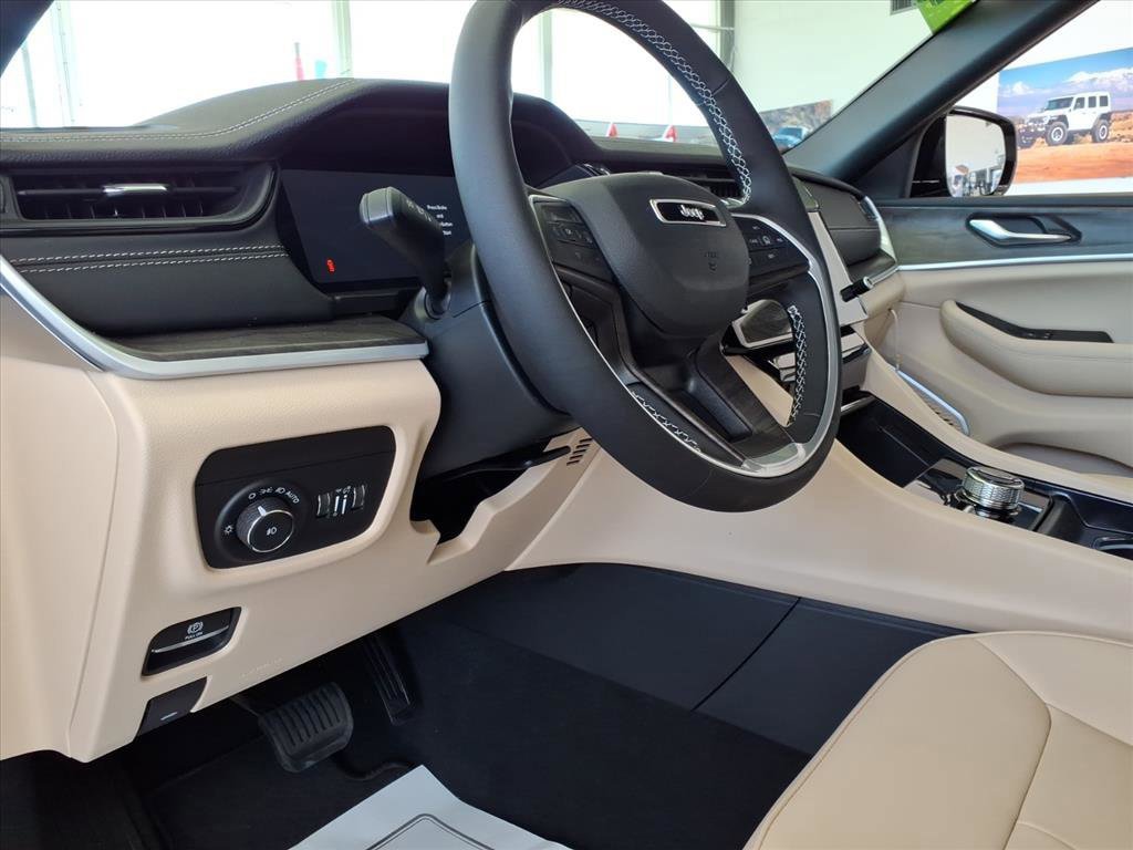 New 2026 Jeep Grand Cherokee L Limited AWD/4WD image 15