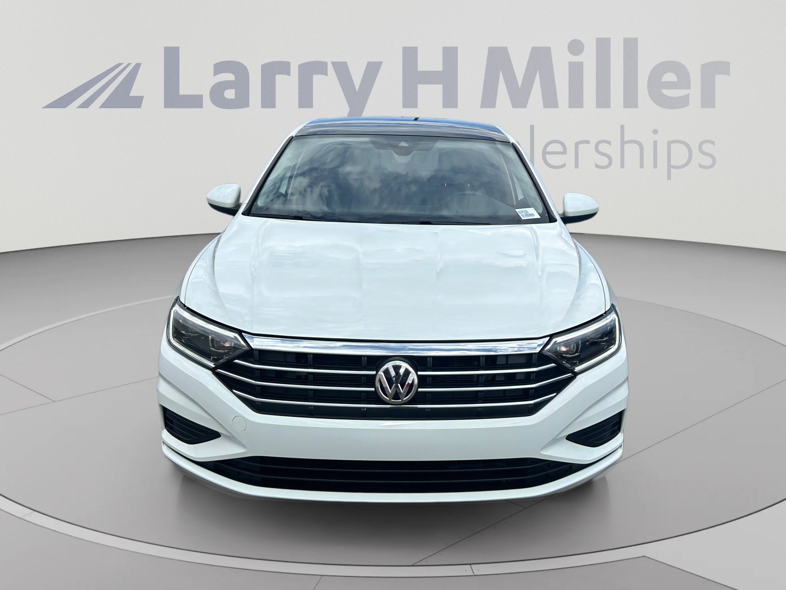 Used 2019 Volkswagen Jetta SEL w/ Cold Weather Package FWD image 8