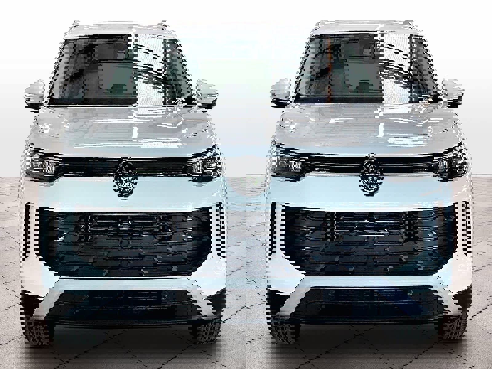 Certified 2025 Volkswagen Tiguan SE FWD image 3