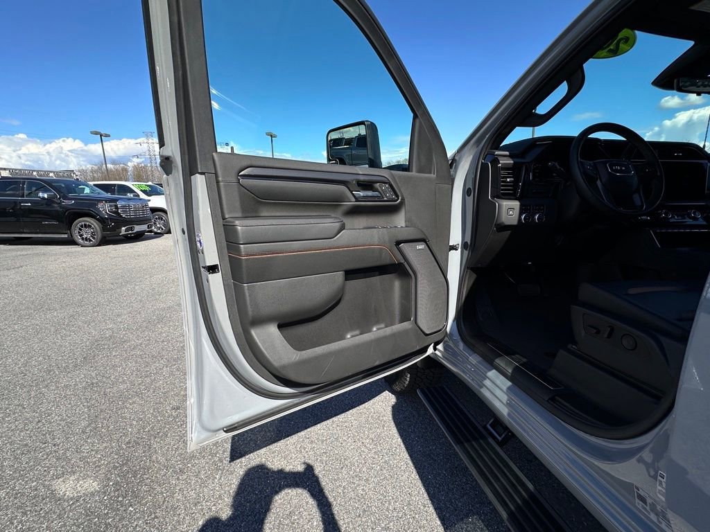 Used 2024 GMC Sierra 2500 AT4 w/ AT4 Premium Plus Package AWD/4WD image 23