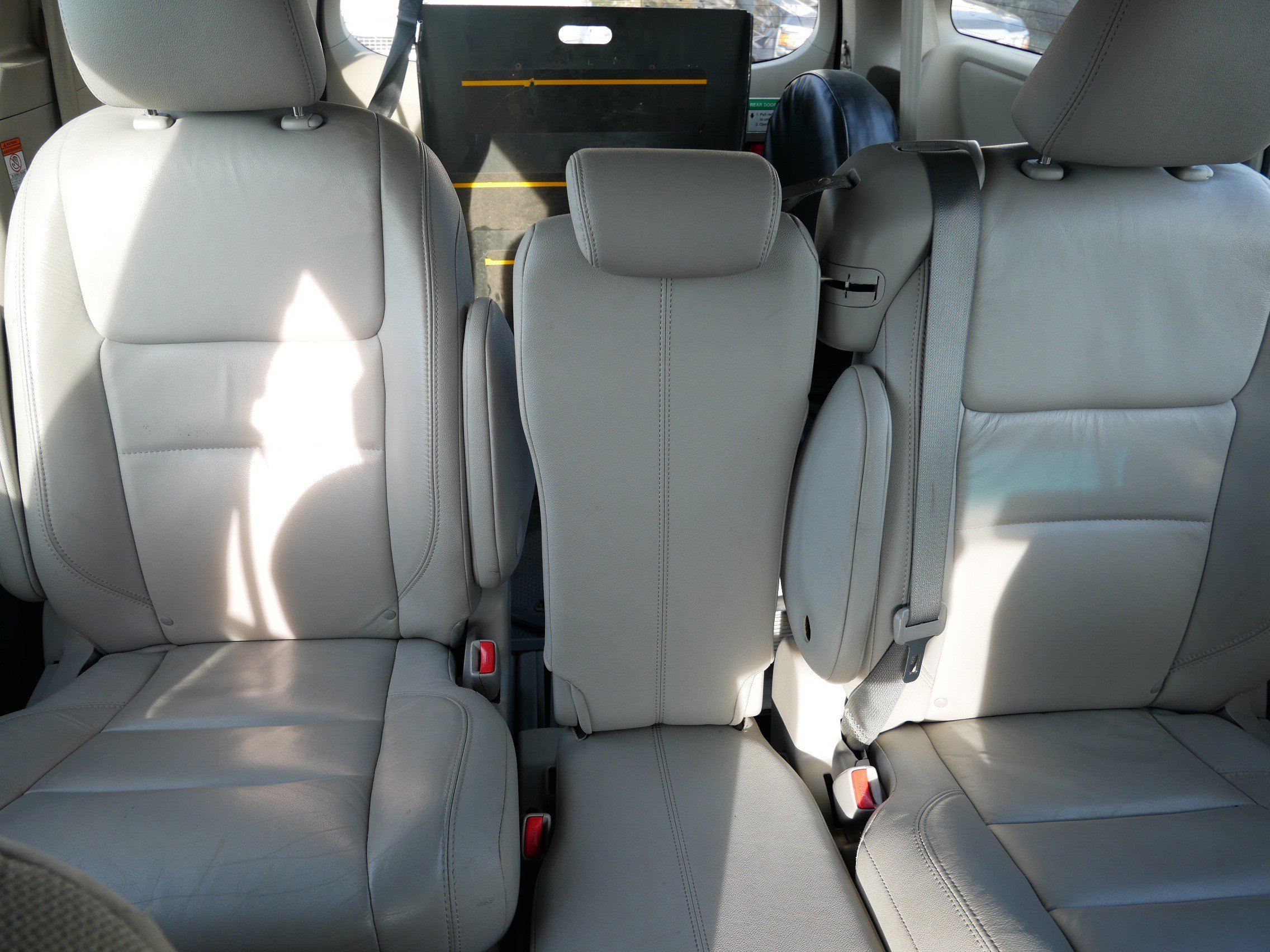 Used 2015 Toyota Sienna L image 13