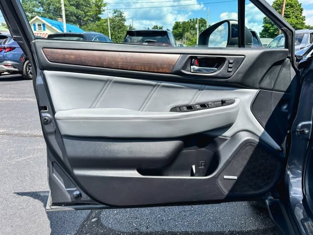 Used 2019 Subaru Outback 2.5i Limited AWD/4WD image 14