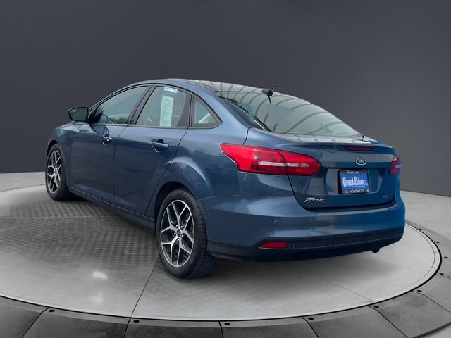 Used 2018 Ford Focus SEL w/ Cold Weather Package FWD image 3