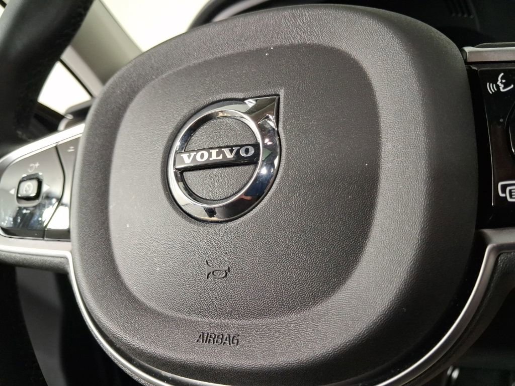 Certified 2025 Volvo XC60 B5 Plus AWD/4WD image 31