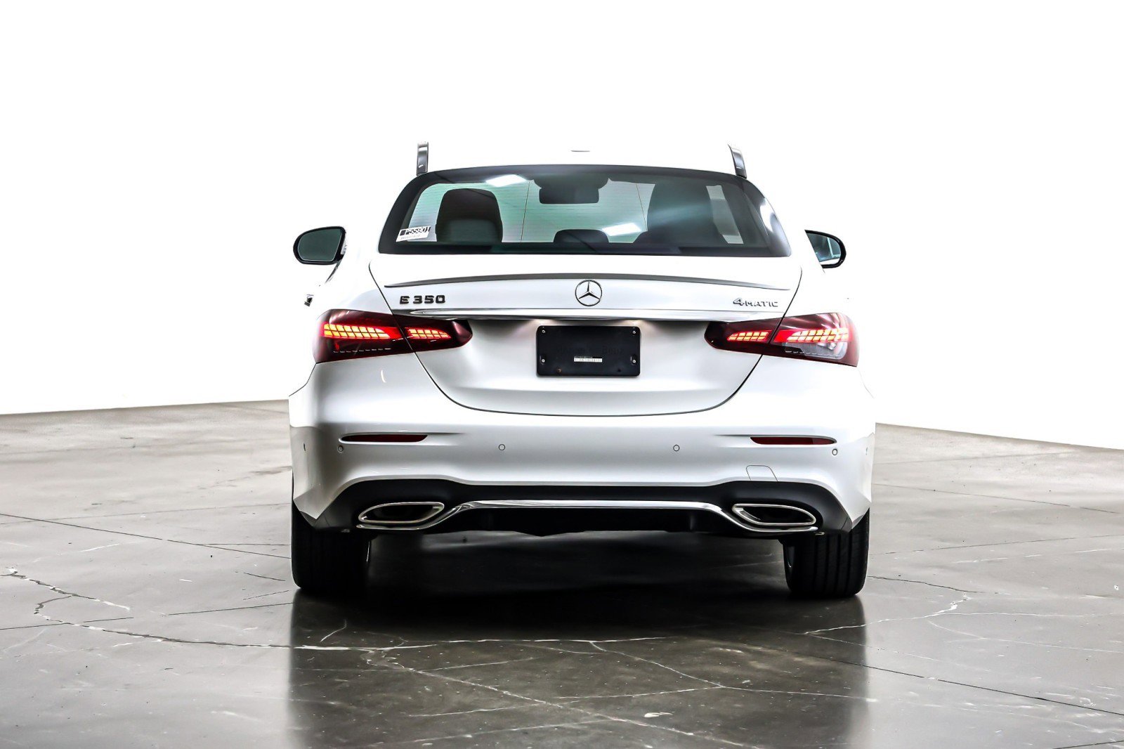 Used 2022 Mercedes-Benz E 350 4MATIC Sedan image 4