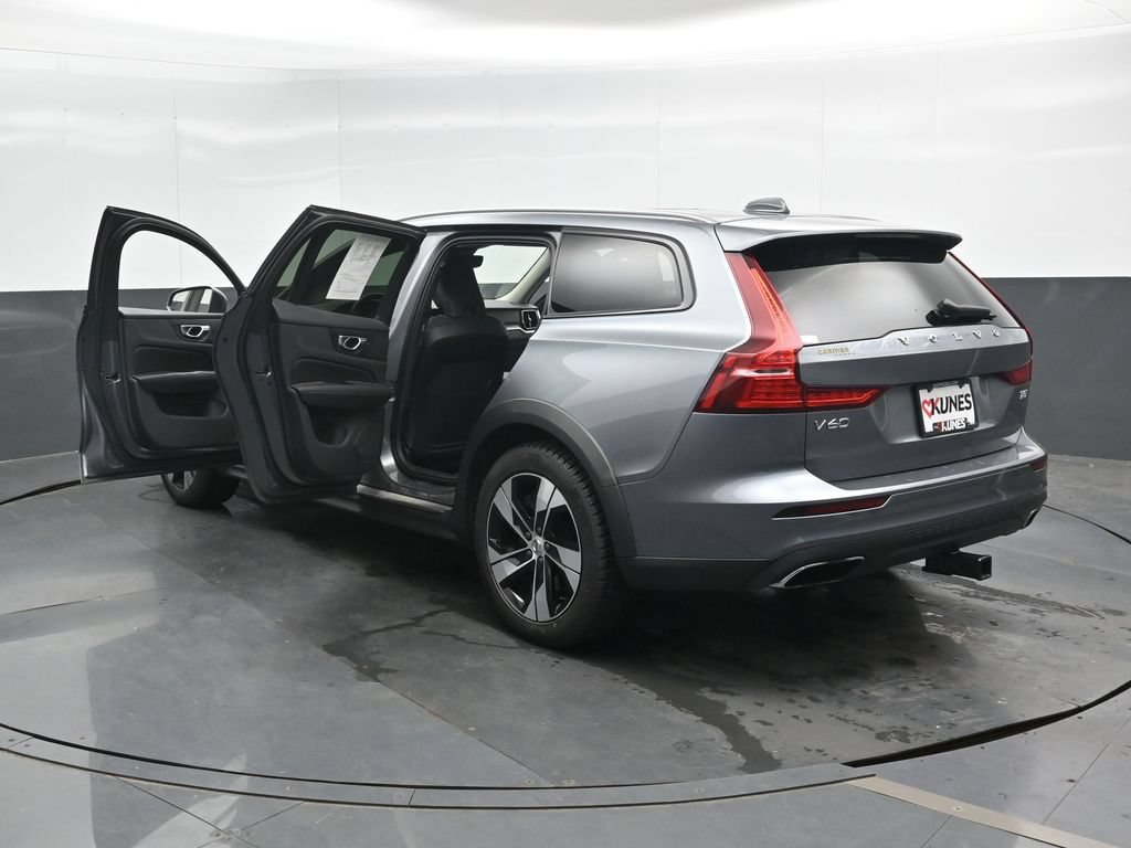 Used 2020 Volvo V60 T5 Cross Country w/ Protection Package AWD/4WD image 34
